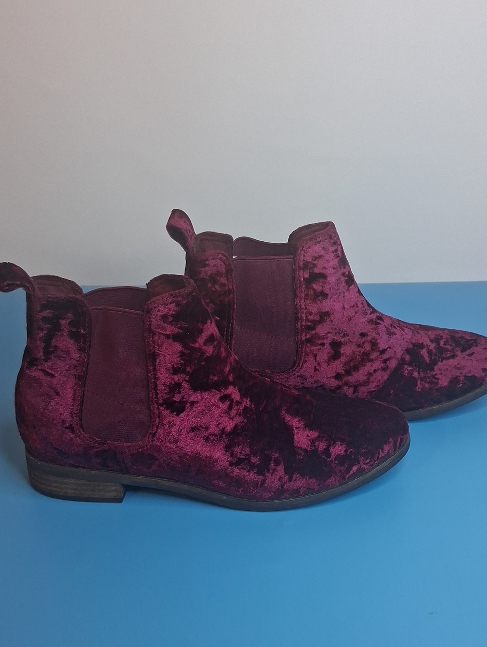 Toms Women's Velvet Chelsea Boots in Burgundy